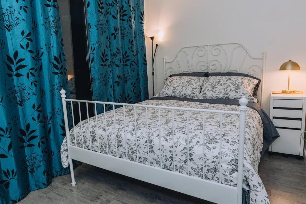 Modern Condo In The Heart Of Dt Overlooking City Vancouver Exteriör bild