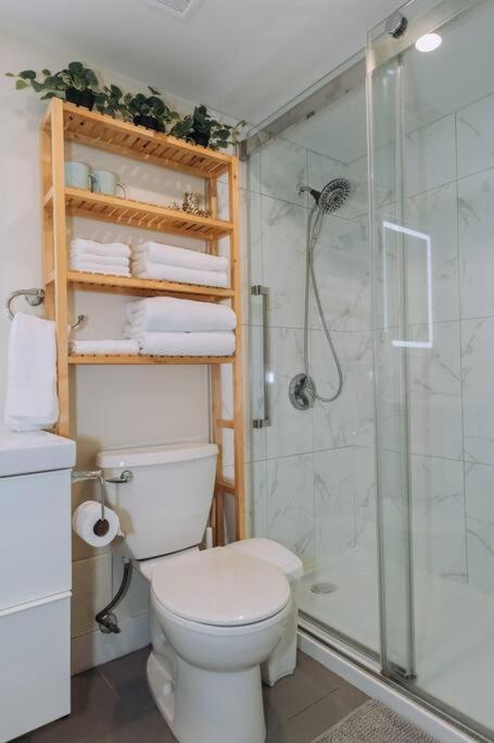Modern Condo In The Heart Of Dt Overlooking City Vancouver Exteriör bild