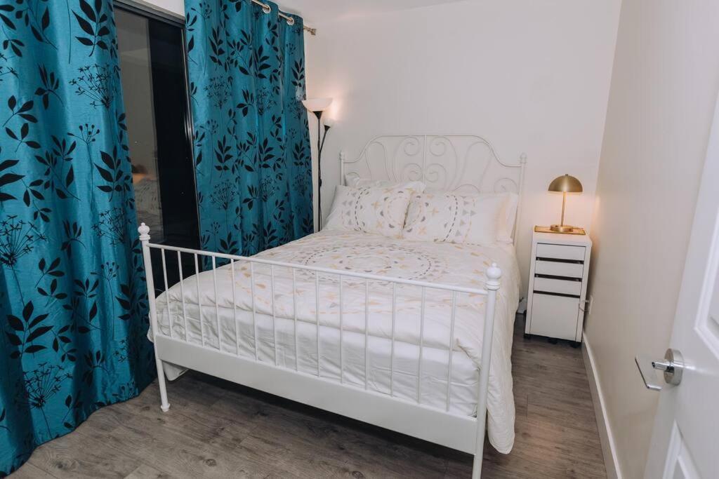 Modern Condo In The Heart Of Dt Overlooking City Vancouver Exteriör bild